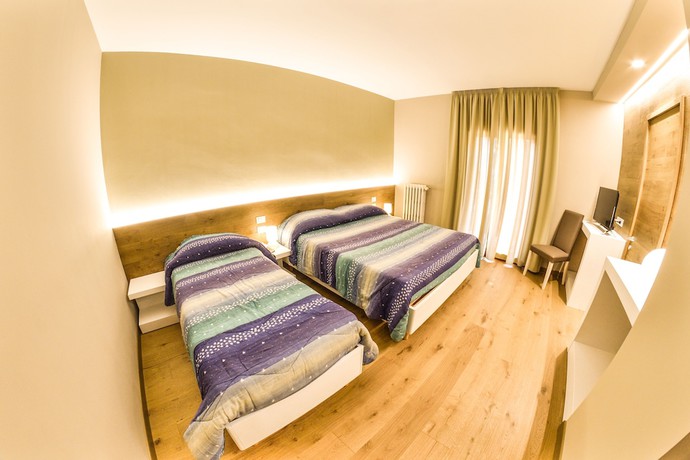 Imagen de la habitación del Hotel Grand Hotel Europa, Rivisondoli. Foto 18