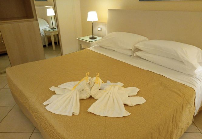 Imagen de la habitación del Hotel Grand Hotel Florio. Foto 12