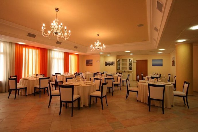 Imagen del bar/restaurante del Hotel Grand Hotel Florio. Foto 5
