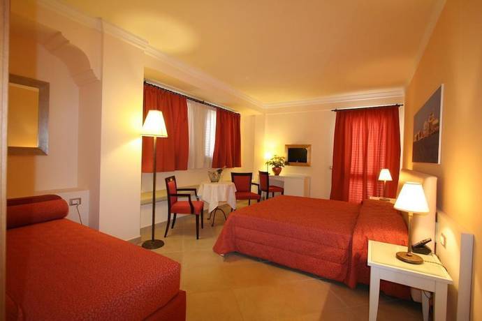 Imagen de la habitación del Hotel Grand Hotel Florio. Foto 15
