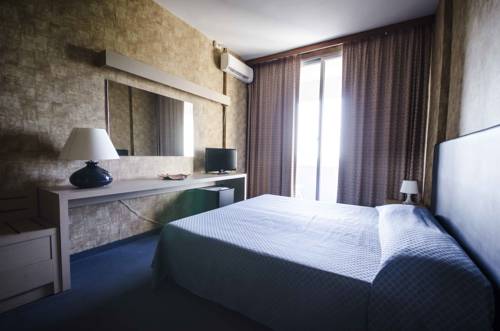 Imagen de la habitación del Hotel Grand Hotel Helios. Foto 16