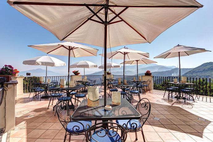 Imagen de los exteriores del Hotel Grand Hotel Hermitage, Sorrento. Foto 10