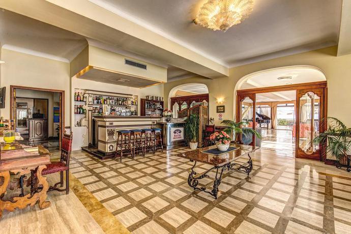 Imagen del bar/restaurante del Hotel Grand Hotel Hermitage, Sorrento. Foto 5