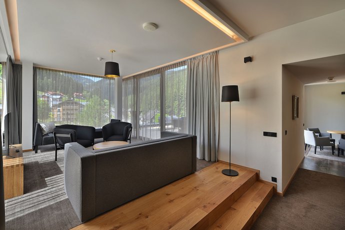 Imagen de la habitación del Hotel Grand Hotel Hradec. Foto 16