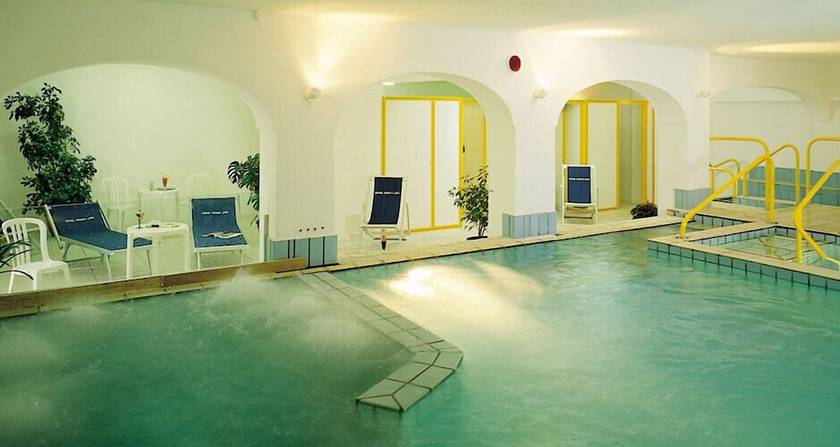 Imagen de la piscina del Hotel Grand Hotel Ischia Lido. Foto 14