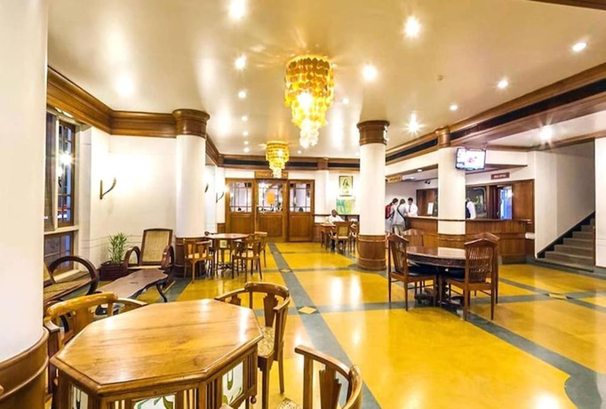 Imagen del bar/restaurante del Hotel Grand Hotel, Kanayannur. Foto 6