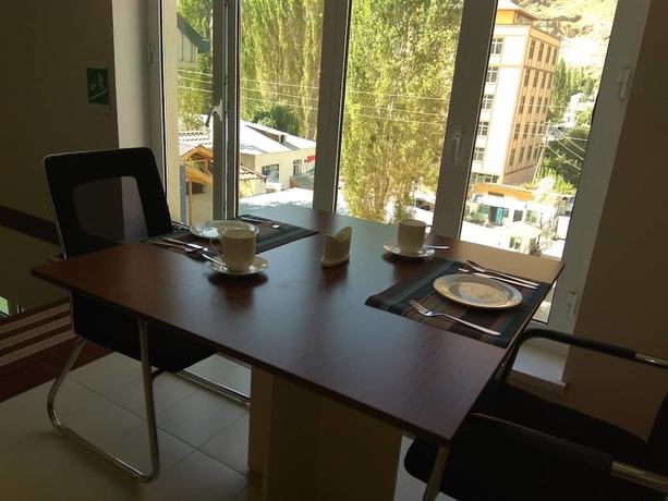 Imagen del bar/restaurante del Hotel Grand Hotel, Khorog. Foto 4