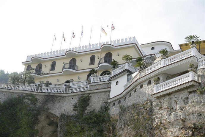 Imagen general del Hotel Grand Hotel Le Galassie. Foto 2