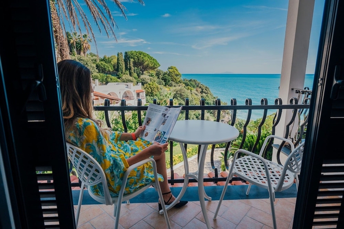 Imagen de la habitación del Hotel Grand Hotel Le Rocce. Foto 11