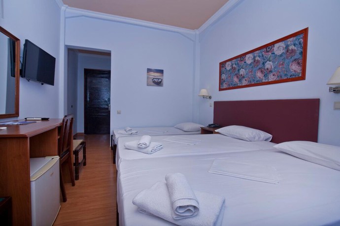 Imagen de la habitación del Hotel Grand Hotel Loutraki. Foto 2