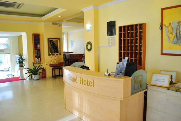 Imagen de los interiores del Hotel Grand Hotel Loutraki. Foto 18