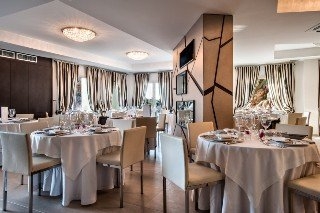 Imagen de la habitación del Hotel Grand Hotel Ma and Ma Resort. Foto 4