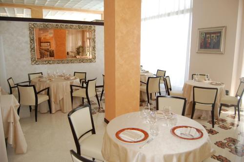 Imagen general del Hotel Grand Hotel Moroni. Foto 1