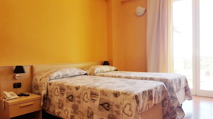Imagen de la habitación del Hotel Grand Hotel Pacl&agrave;. Foto 11
