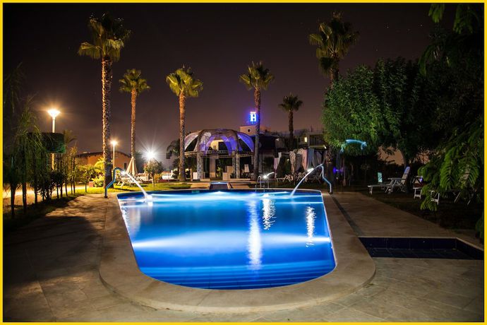 Imagen de la piscina del Hotel Grand Hotel Pacl&agrave;. Foto 20