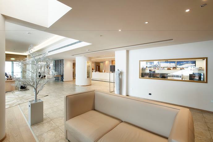 Imagen de los interiores del Hotel Grand Hotel Paradiso, Passo Tonale. Foto 17