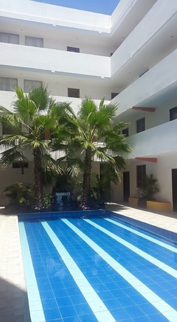 Imagen de la piscina del Hotel Grand Hotel Paraiso Salinas. Foto 15