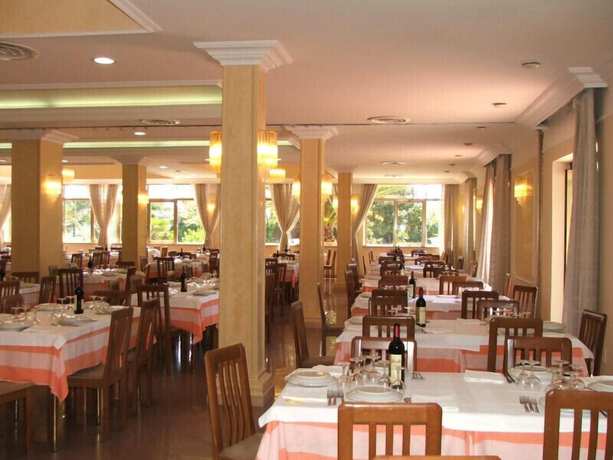Imagen del bar/restaurante del Hotel Grand Hotel Pavone. Foto 3