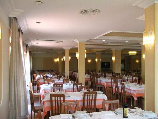 Imagen del bar/restaurante del Hotel Grand Hotel Pavone. Foto 4