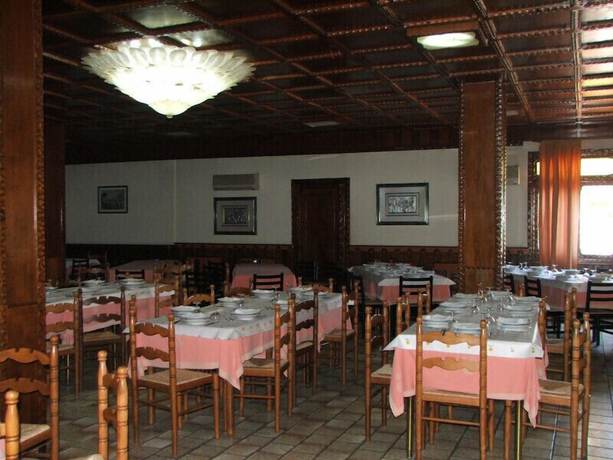 Imagen del bar/restaurante del Hotel Grand Hotel Pavone. Foto 5