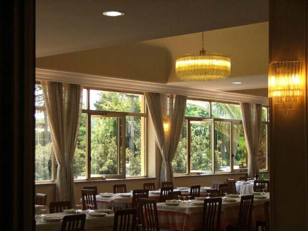 Imagen del bar/restaurante del Hotel Grand Hotel Pavone. Foto 6