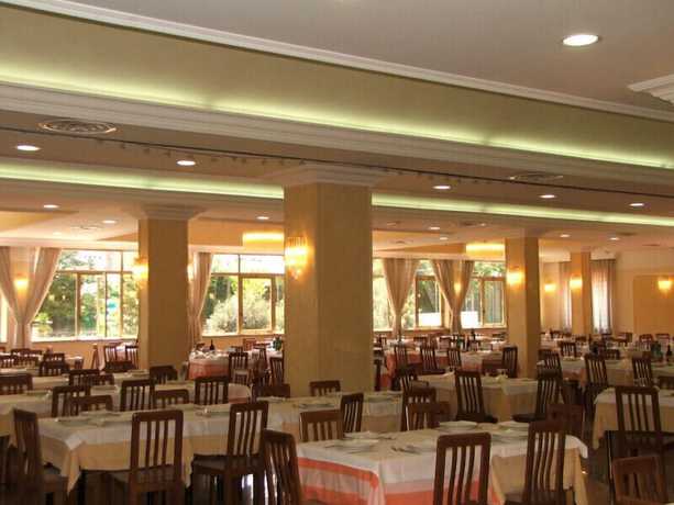 Imagen del bar/restaurante del Hotel Grand Hotel Pavone. Foto 8