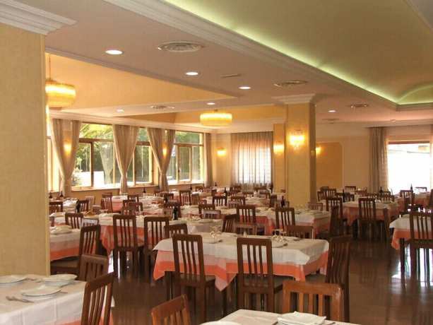 Imagen del bar/restaurante del Hotel Grand Hotel Pavone. Foto 9
