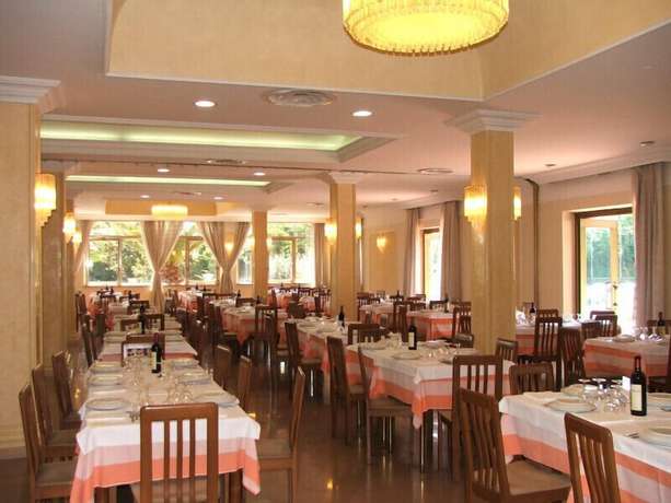 Imagen del bar/restaurante del Hotel Grand Hotel Pavone. Foto 10