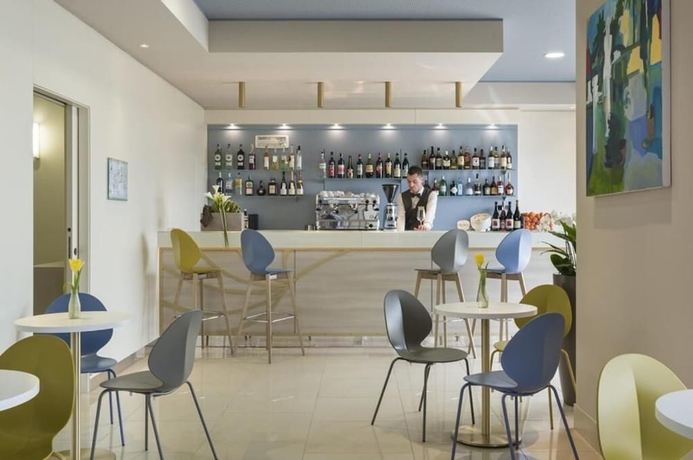 Imagen del bar/restaurante del Hotel Grand Hotel Pietra Ligure. Foto 7