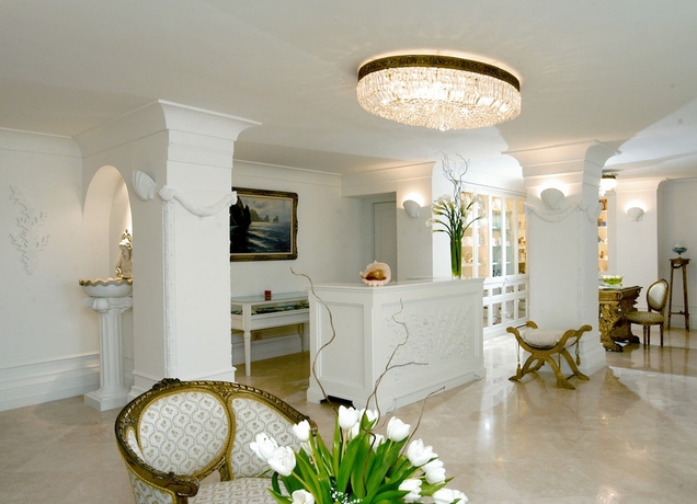 Imagen de los interiores del Hotel Grand Hotel Quisisana. Foto 18