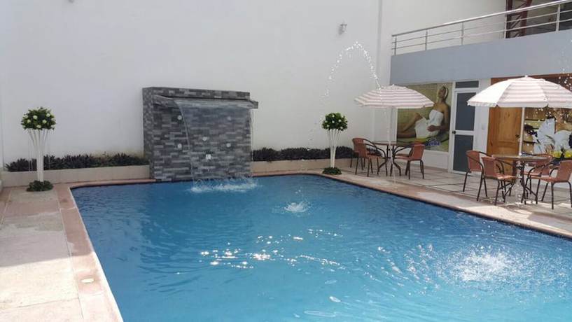 Imagen de la piscina del Hotel Grand Hotel Santander. Foto 17