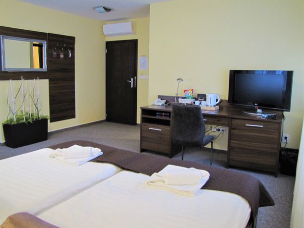 Imagen de la habitación del Hotel Grand Hotel Senica. Foto 2