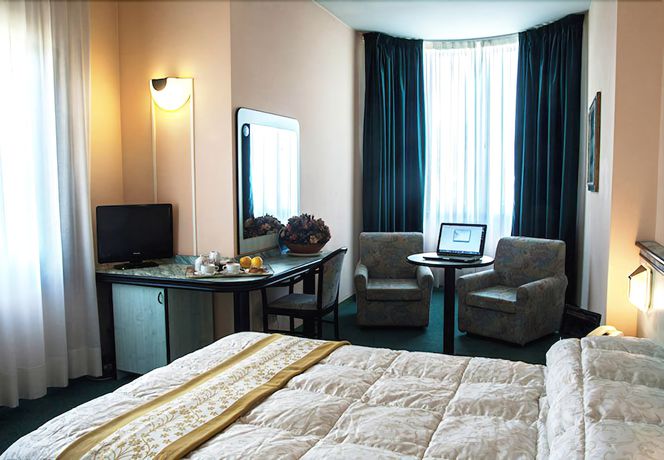 Imagen de la habitación del Hotel Grand Hotel Serre. Foto 11