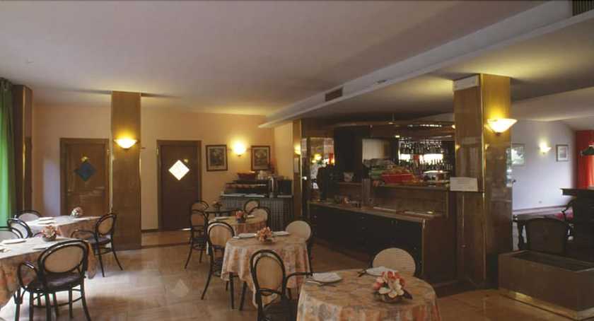 Imagen del bar/restaurante del Hotel Grand Hotel Serre. Foto 9