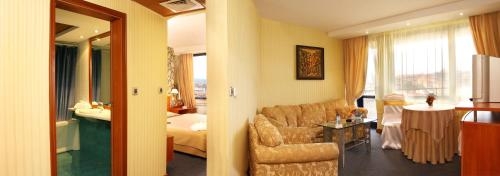 Imagen de la habitación del Hotel Grand Hotel Shumen. Foto 8