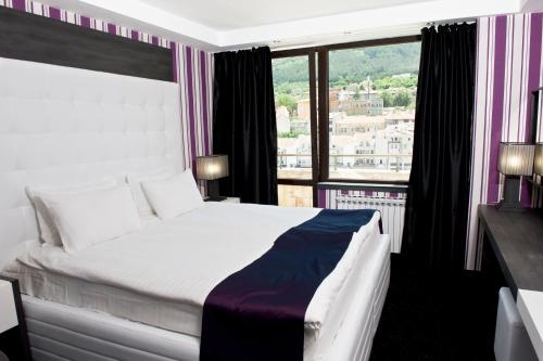 Imagen de la habitación del Hotel Grand Hotel Shumen. Foto 9