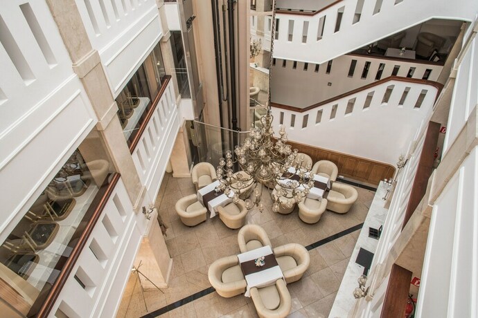 Imagen de los interiores del Hotel Grand Hotel Sole. Foto 30