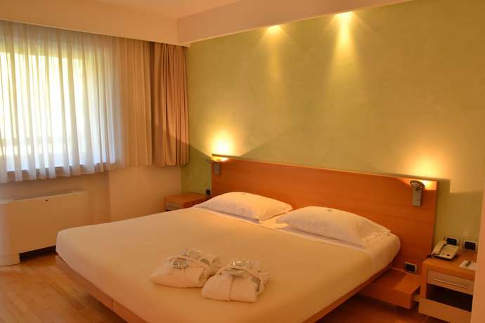 Imagen de la habitación del Hotel Grand Hotel Terme Di Comano. Foto 4