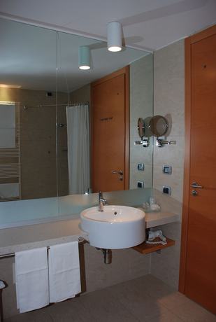 Imagen de la habitación del Hotel Grand Hotel Terme Di Comano. Foto 5
