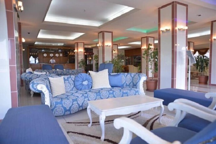 Imagen de los interiores del Hotel Grand Hotel Tesk. Foto 14