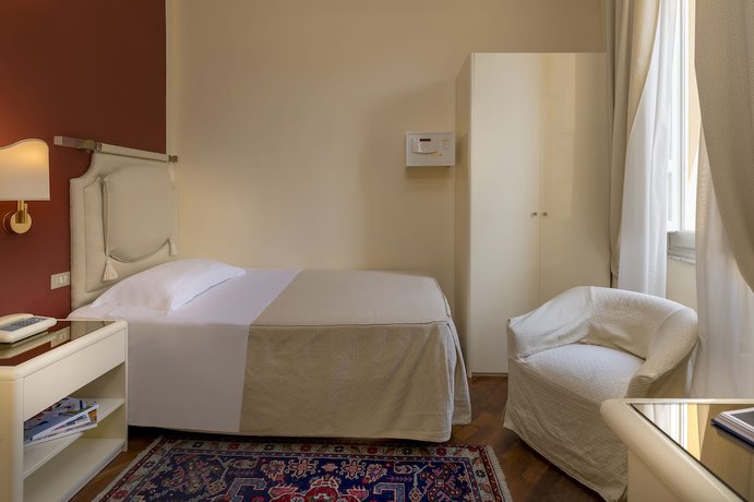 Imagen de la habitación del Hotel Grand Hotel Tettuccio. Foto 14
