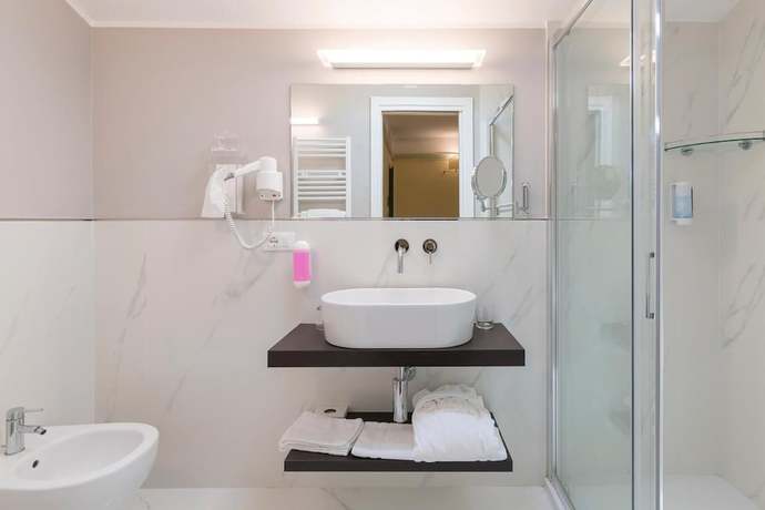 Imagen de la habitación del Hotel Grand Hotel Tettuccio. Foto 19