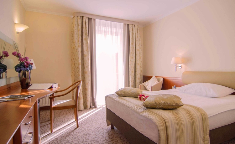 Imagen de la habitación del Hotel Grand Hotel Union Eurostars. Foto 10