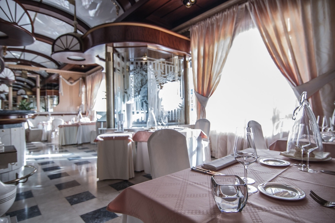 Imagen del bar/restaurante del Hotel Grand Hotel Union Eurostars. Foto 7