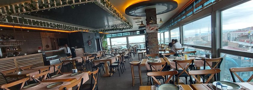 Imagen del bar/restaurante del Hotel Grand Hotel Van. Foto 3