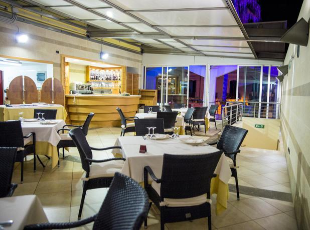 Imagen del bar/restaurante del Hotel Grand Hotel Victoria. Foto 5