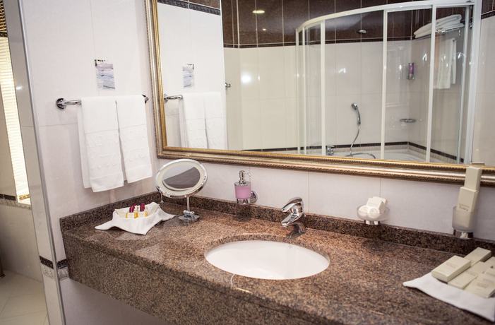 Imagen de la habitación del Hotel Grand Hotel Victory. Foto 13