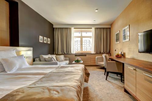 Imagen de la habitación del Hotel Grand Hotel & Spa. Foto 8