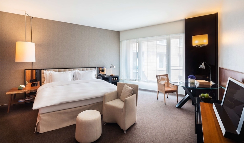 Imagen de la habitación del Hotel Grand Hyatt Berlin. Foto 6