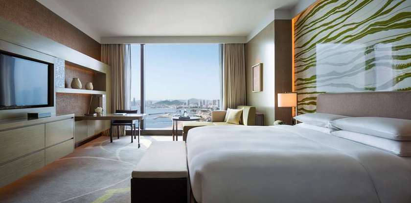 Imagen de la habitación del Hotel Grand Hyatt Dalian. Foto 13